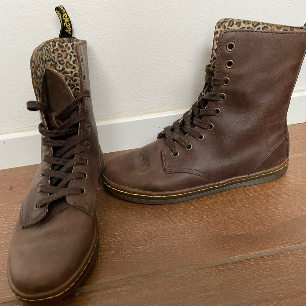 Dr. Martens 'Stratford' Lace Up Fold Over Boots Size 7 LIKE NEW